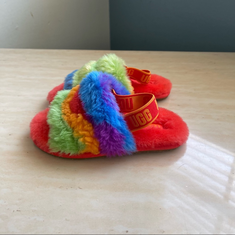 UGG Little Kid Fluff Yeah Rainbow Slippers size US 10